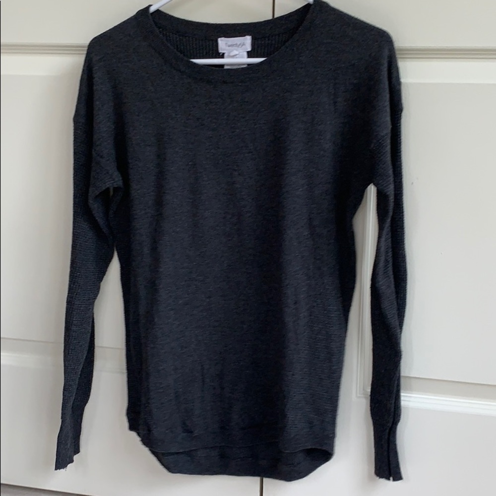 Twenty5a Gray sweater long sleeve small
